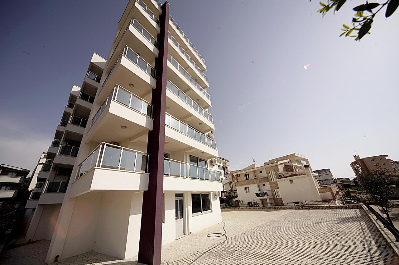 Sea Star Apartment Dobra Voda Exterior foto