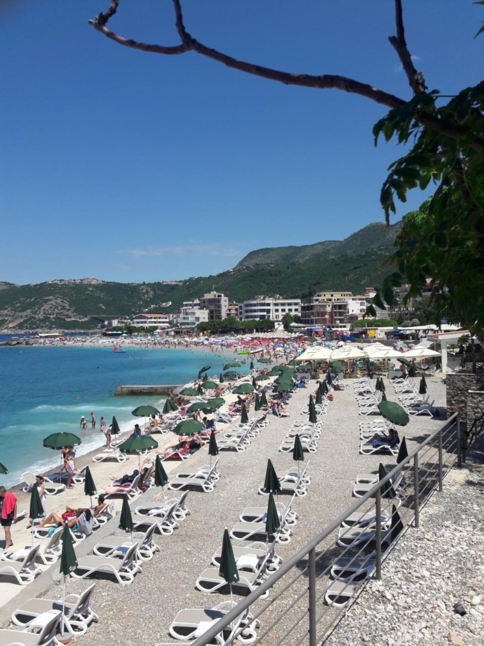 Sea Star Apartment Dobra Voda Exterior foto